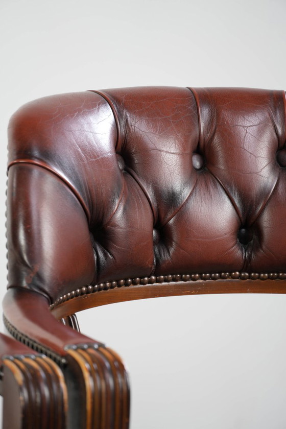 Image 1 of 2 x Donkerbruine rundleren chesterfield eetkamer/ bijzet/ bureaustoel in Engelse stijl