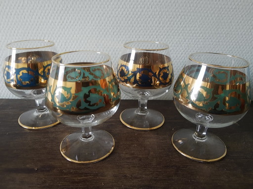 Prachtige 60's vintage brandy whisky whiskey cognac glazen met bladgouden randen en blauwe details