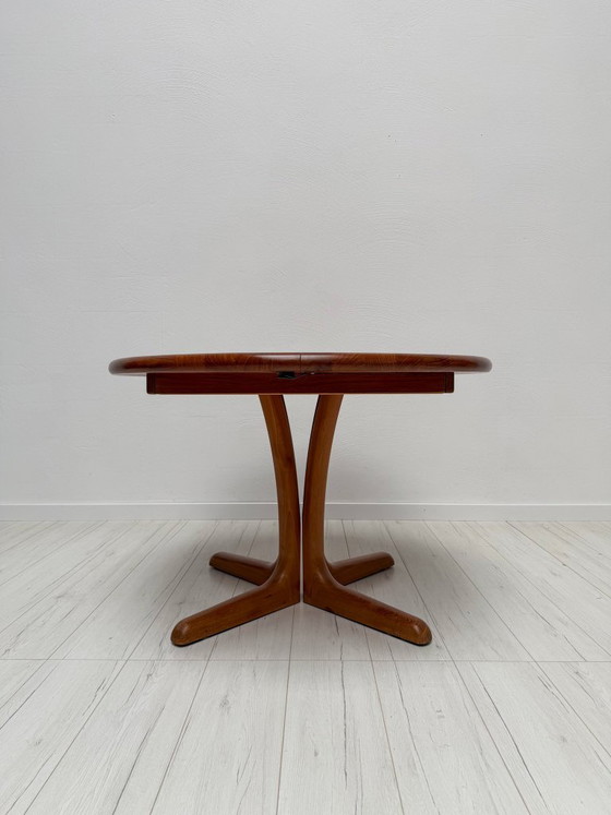 Tavolo da pranzo allungabile rotondo in teak danese vintage anni '70 di Langeskov Møbelfabrik (photo 4 of 8)