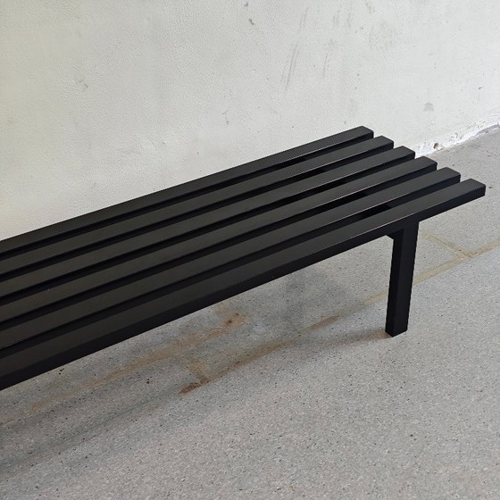 Image 1 of Banc de musée vintage en métal à lattes