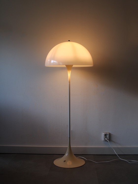 Image 1 of Lampadaire danois vintage « Panthella » de Louis Poulsen