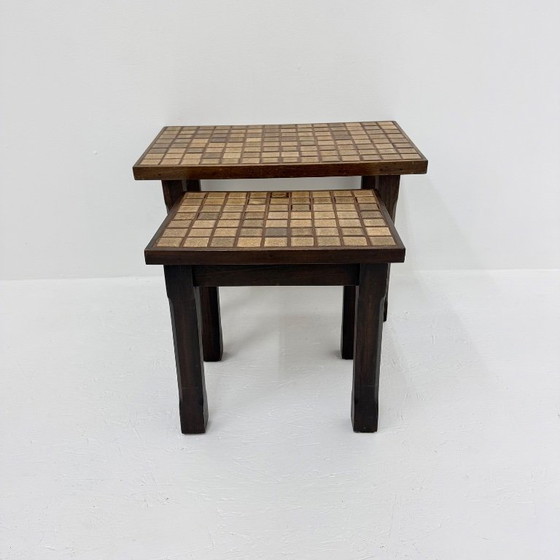 Image 1 of Set aus 2 brutalistischen Beistelltischen aus massivem Eichenholz mit Fliesenplatte, 1970er Jahre