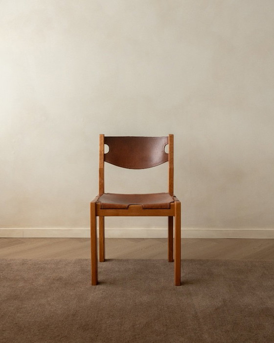 Brutalistische eetkamerstoelen van iepenhout en leer van Maison Regain, jaren 70, set van 4 – Leather (photo 6 of 15)