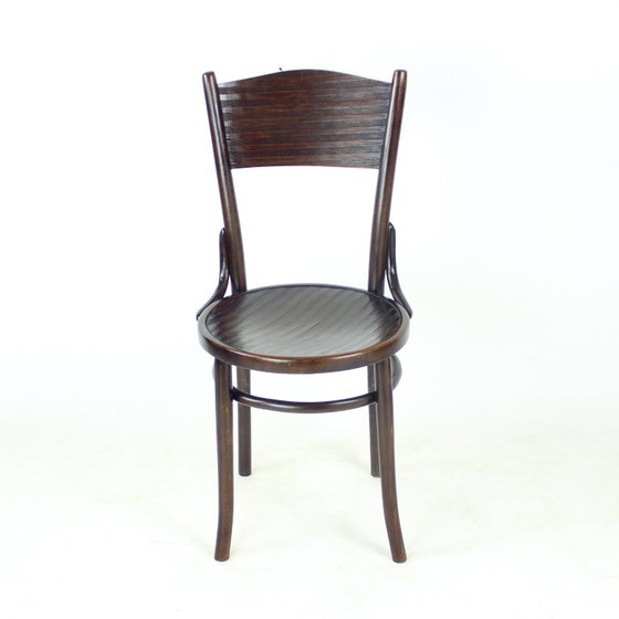Bentwood Chair by Thonet, Czechoslovakia 1940s – Dining chairs, Klassiek (photo 2 of 15)