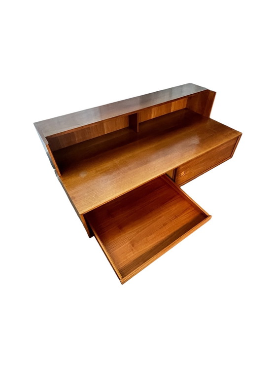 Image 1 of TV cabinet with shelf