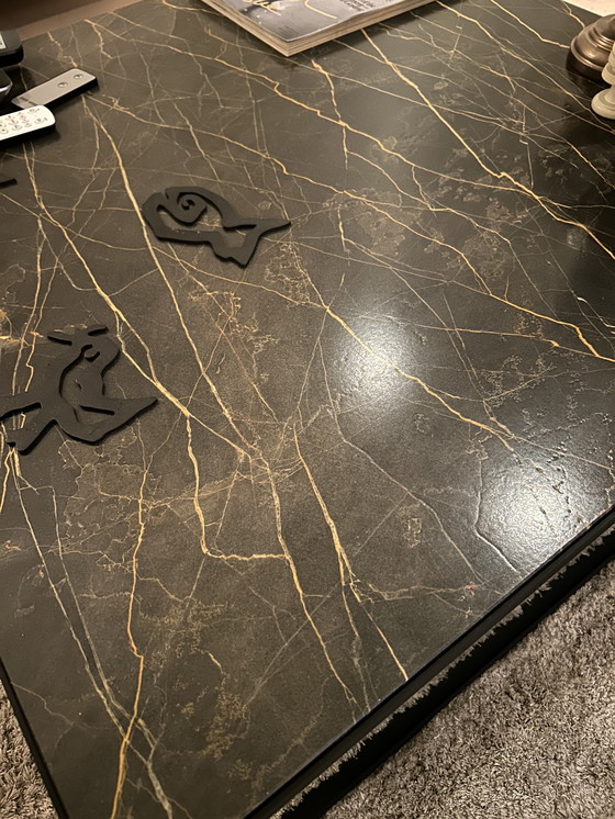 Image 1 of Natuurstenen salontafel - Janua SC54 - zwart marmer met goudader