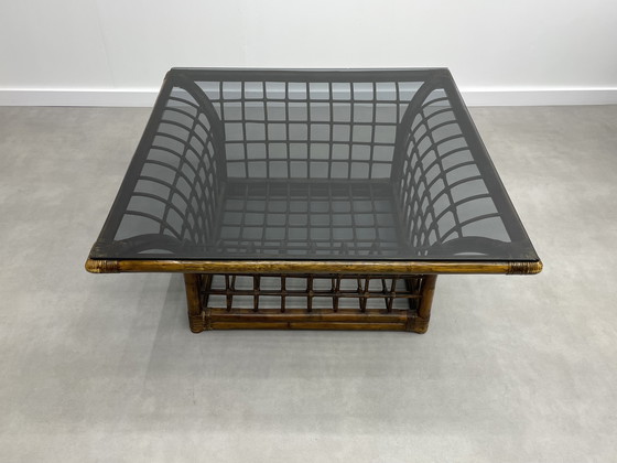Image 1 of Table basse vintage en bambou avec plateau en verre