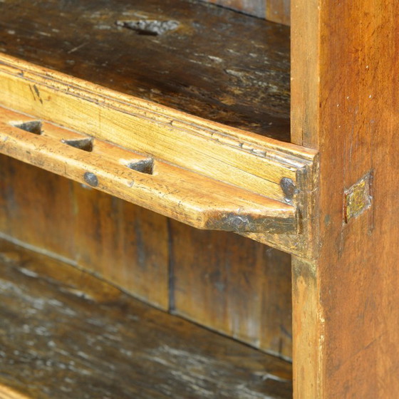 Image 1 of Cabinet en châtaignier espagnol, vers 1800