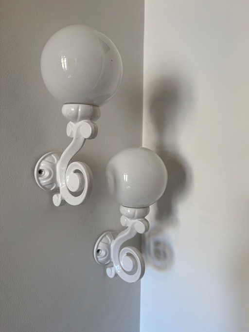 Appliques fonte opaline années 70