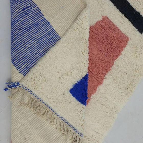 Großer marokkanischer Teppich aus Naturwolle, Maße 250x150 cm, handgefertigt. – Teppiche & Läufer (photo 4 of 8)