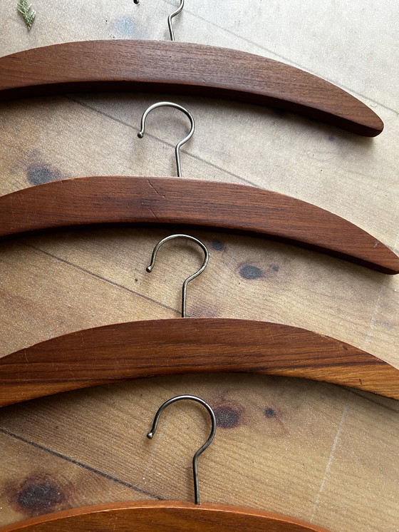 Image 1 of Wandgarderobe mit Kleiderbügeln, Holz, Vintage, 70er, skandinavisch