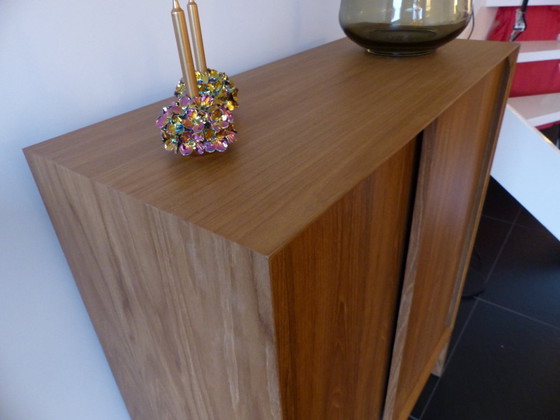 Image 1 of Armoire à portes coulissantes design scandinave Teck