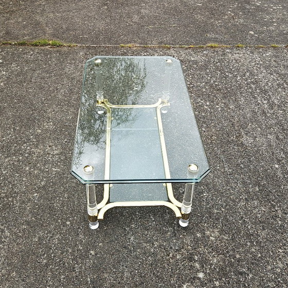 Image 1 of Italienischer schwerer zweistöckiger Couchtisch aus Lucite, Tommaso Barbi, Regency-Stil, 80er Jahre