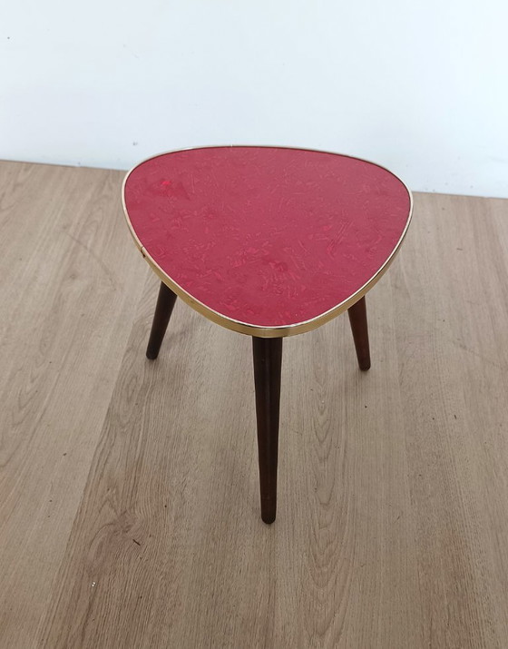 Image 1 of Vijftiger jaren bijzettafel met rood sparkle bovenblad