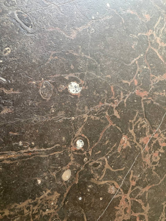 Image 1 of Tavolino vintage in marmo fossile con base in pietra