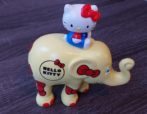 Very nice Elephant Parade X Hello Kitty figurine