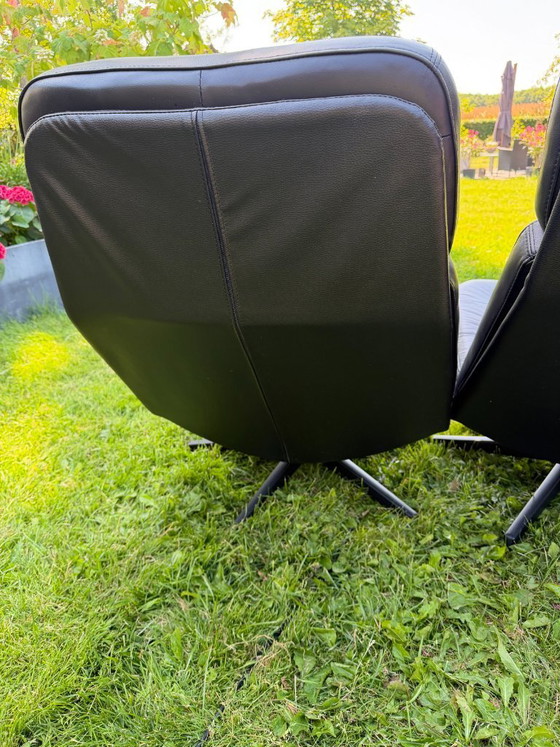 Image 1 of 2 x Luxus-Drehsessel mit Liegefunktion aus echtem Leder und Fußhocker, schwarz