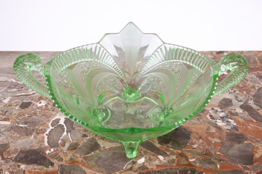 Green Art Deco plate by Hortensja, catalog number 527.