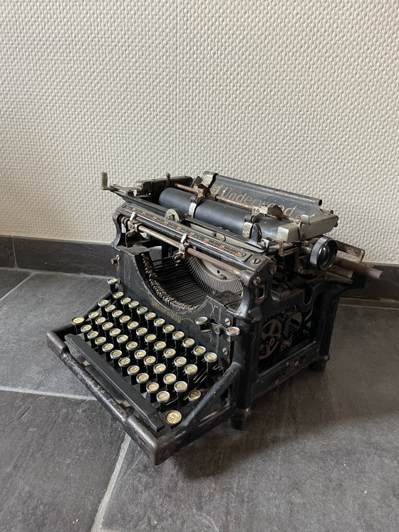 Antike Underwood Nr. 5 Schreibmaschine. 1915–1925 – Dekorative Objekte, Cast Iron, Metal (photo 7 of 14)