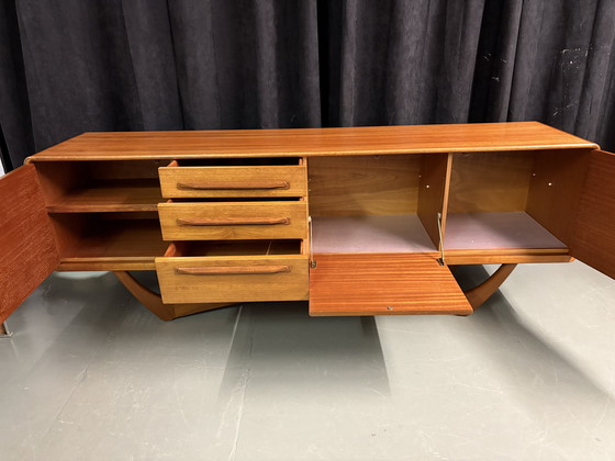 Image 1 of 60’ dressoir Beithcraft