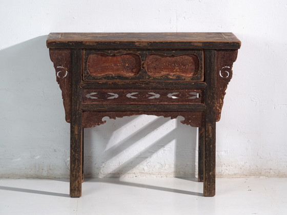 Antiker Konsolentisch mit mehrschichtiger Patina – China, ca. 1930 (photo 25 of 40)