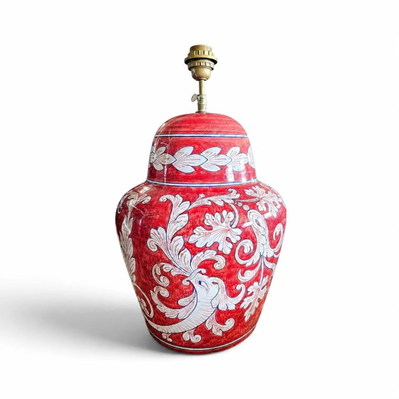 Baroque-style lamp / Decorated Sicilian ceramics / Baroque decoration on a red background – Reading Lamp (photo 7 of 8)