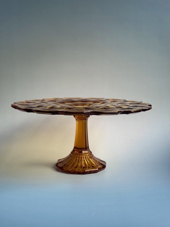 Image 1 of Porte-gâteau - Lady - Ankerglas Bernsdorf- Période Art Déco (années 1930)- Verre ambré