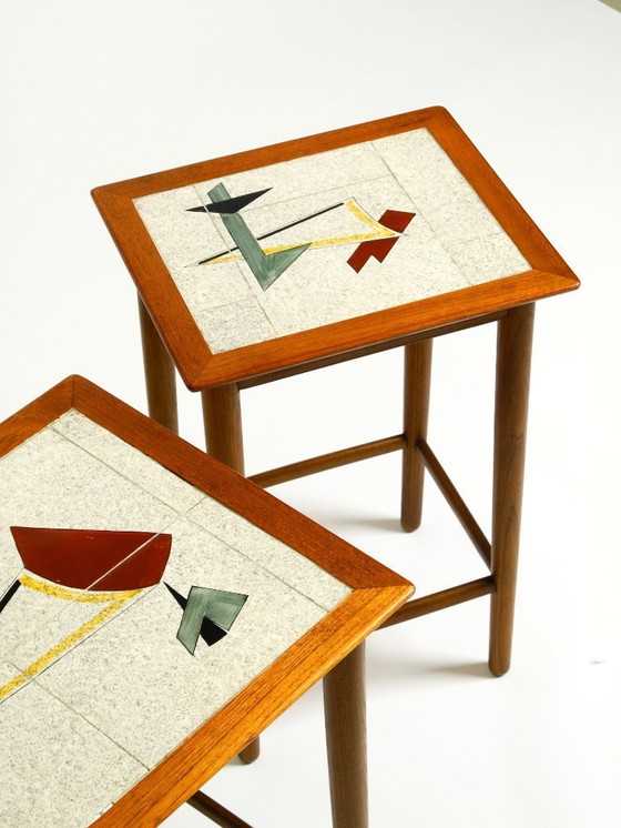 Image 1 of Originale set di 3 tavolini da nido in teak del Mid Century Modern con superfici in formica colorata