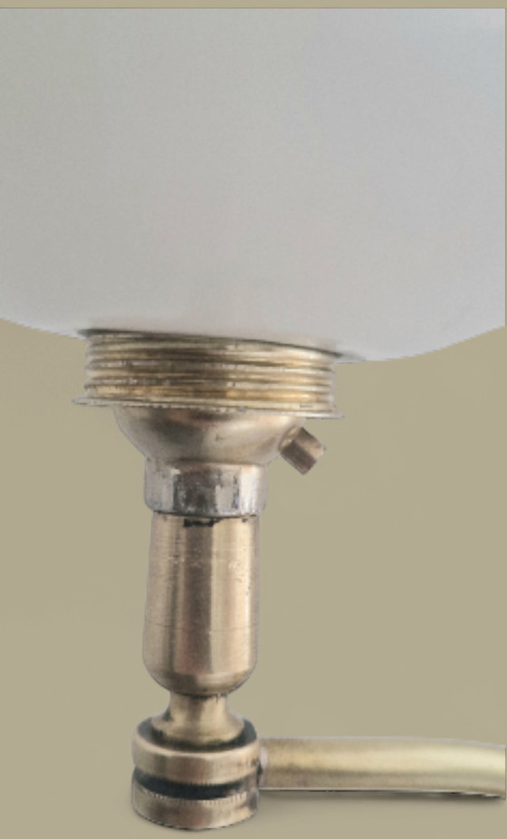 Image 1 of Lampe ancienne Laiton & Opaline - Travail moderniste années 40