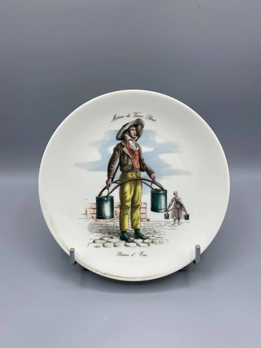Chauvigny Porcelain Plate – Trades of Old Paris – Water Carrier – decoratieve objecten