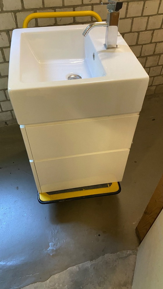 Image 1 of lavabo avec robinet
