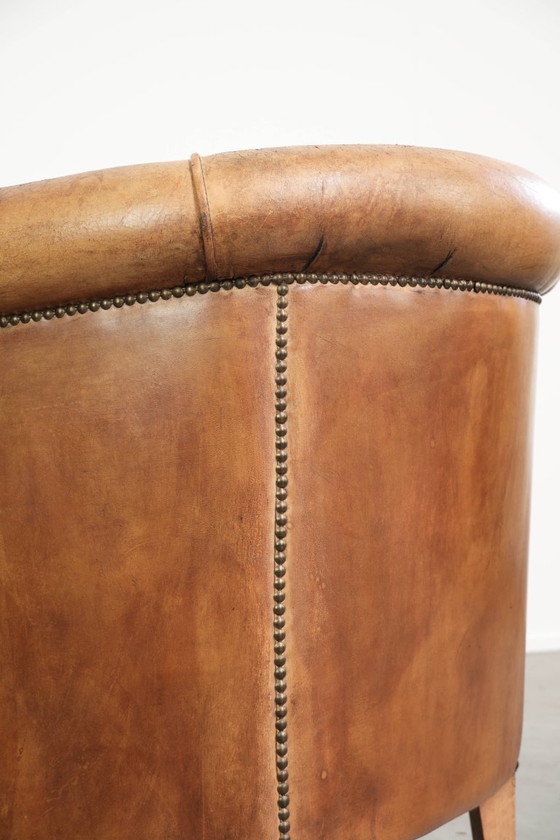 Fauteuil club robuste en cuir de mouton couleur cognac clair, avec clous décoratifs – Wood, Klassiek (photo 12 of 12)