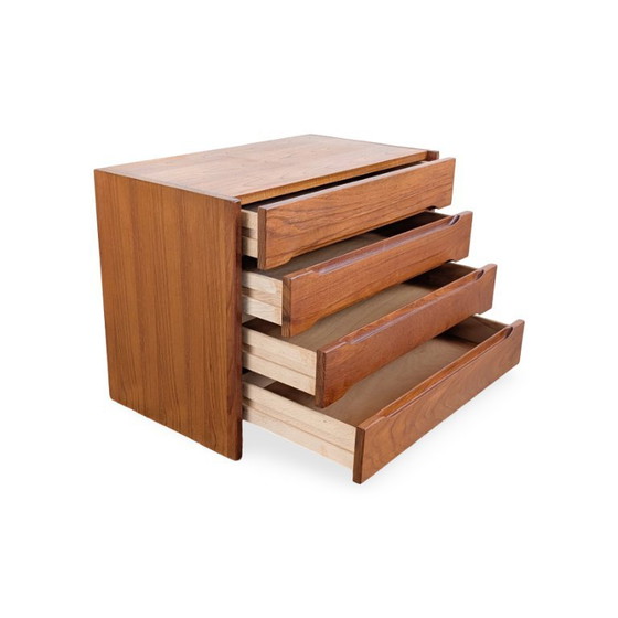 Cómoda de mediados de siglo EW Bach, mesita de noche/mesa auxiliar de teca MCM – Wood (photo 3 of 8)
