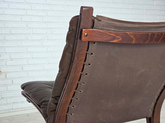 Image 1 of Design norvégien des années 1970 par Ingmar Relling, modèle « Siesta », ensemble de 2 chaises avec repose-pieds