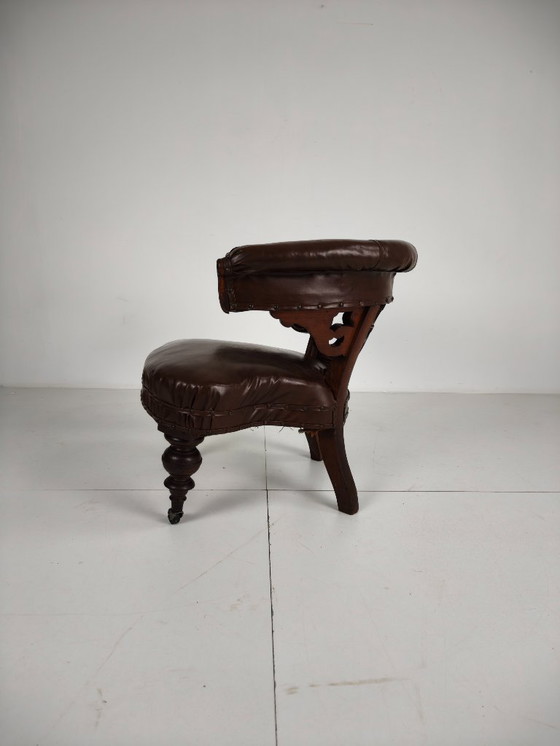 Image 1 of Poltrona in pelle antica – Robson & Son, Newcastle