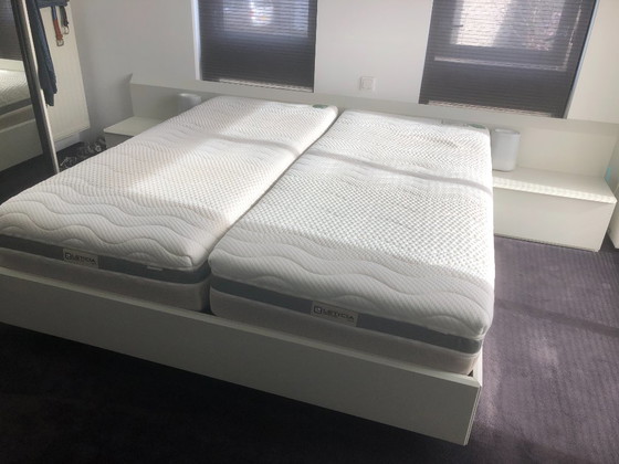 Image 1 of Struttura letto bianca vintage di Interlubke (180x200cm)