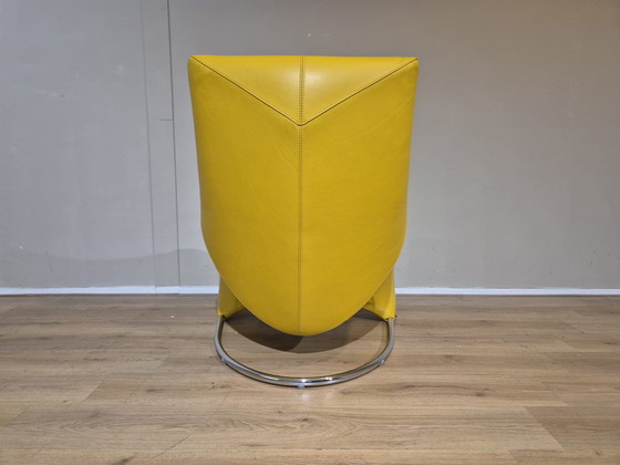 Image 1 of Leolux Darius Fauteuil + Hocker - Geel - Leder - Nieuwstaat