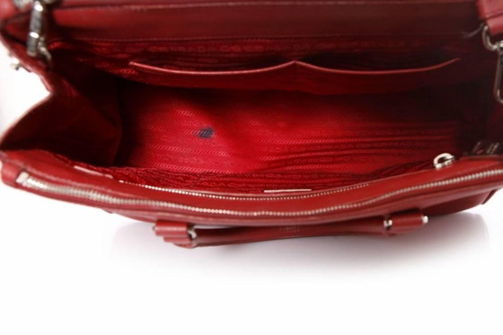 Image 1 of Prada, borsa tote Galleria in pelle saffiano rossa.