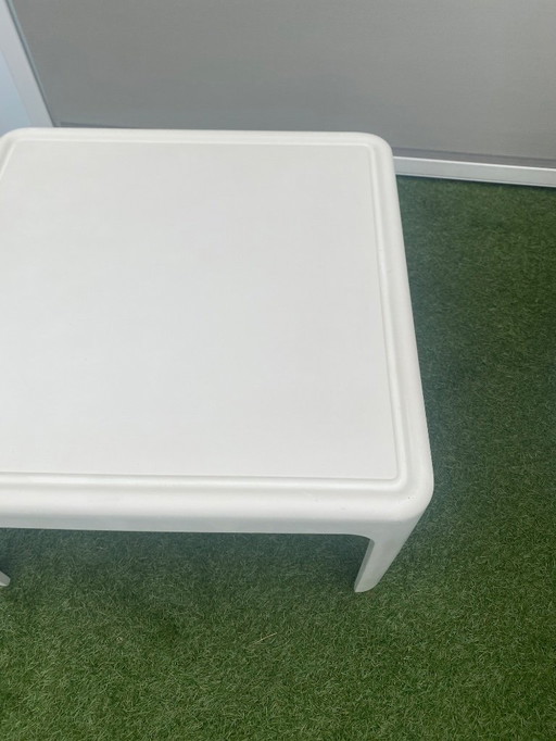 Mesa de centro de la era espacial