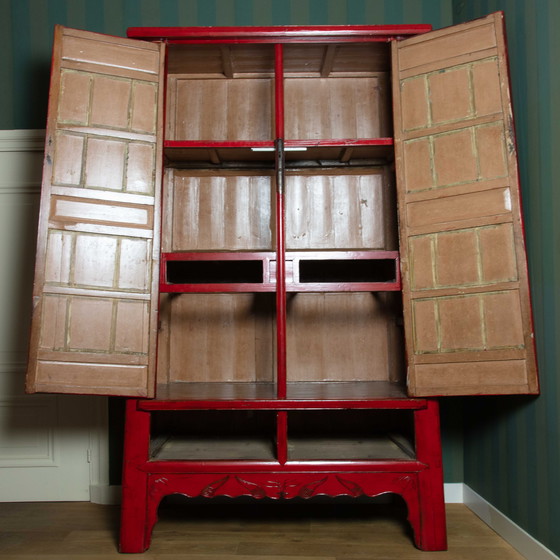 Image 1 of Grande armoire rouge d'ambassade chinoise > 100 ans d'âge