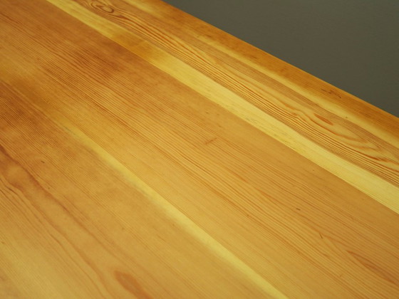 Image 1 of Vetrina in pino, design danese, anni '80, produzione: Danimarca