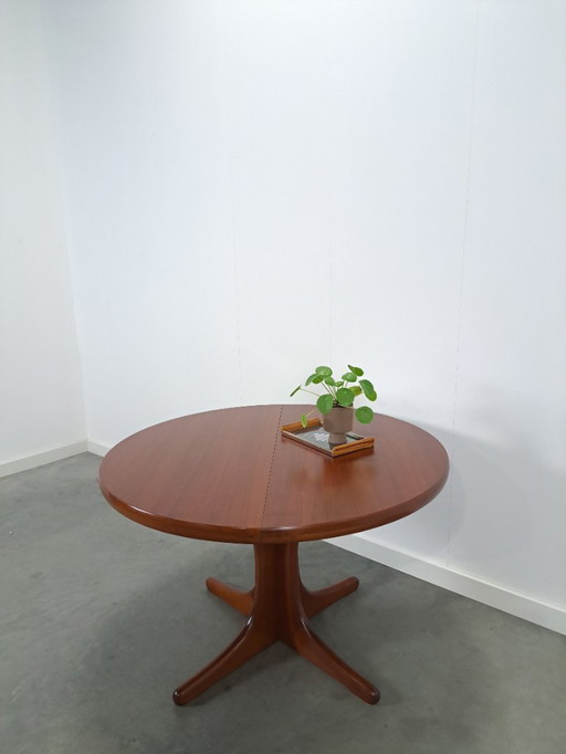 Round oval teak extendable dining table vintage