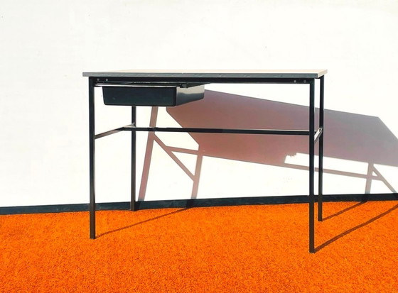 Image 1 of Piccola scrivania Junior Meurop [Vintage anni '60] Scrivania Guariche