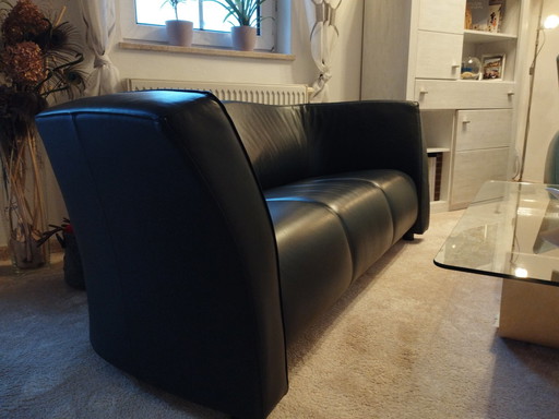 WK Couch three-seater