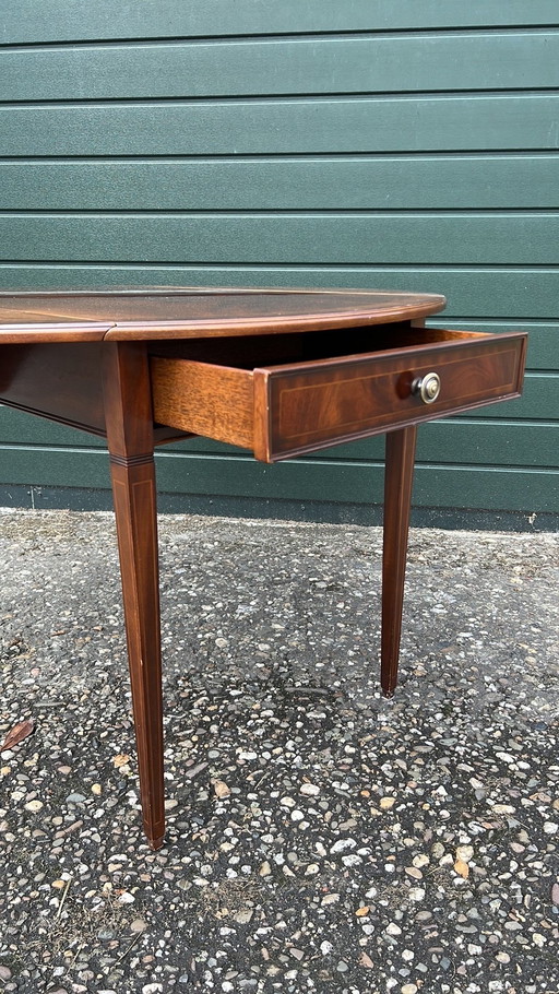 Héroïque table à suspendre de salle à manger en acajou