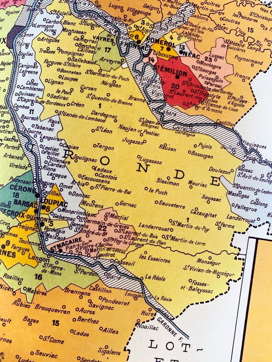 Image 1 of Vins de France 1949 - Carte vintage des Régions Vinicoles - (84.1 x 118.9 cm)