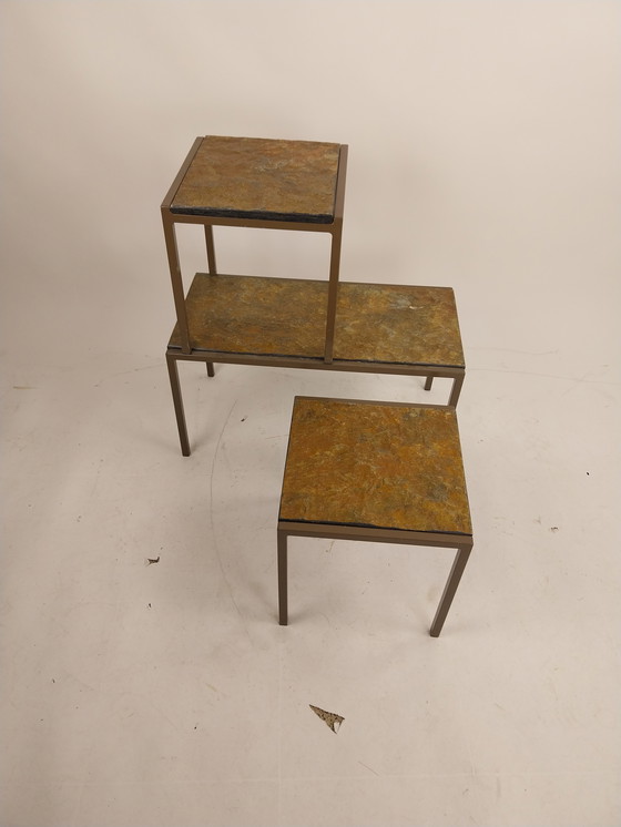 Image 1 of 1 set di 3 tavolini laterali in ardesia, stile brutalista anni '70