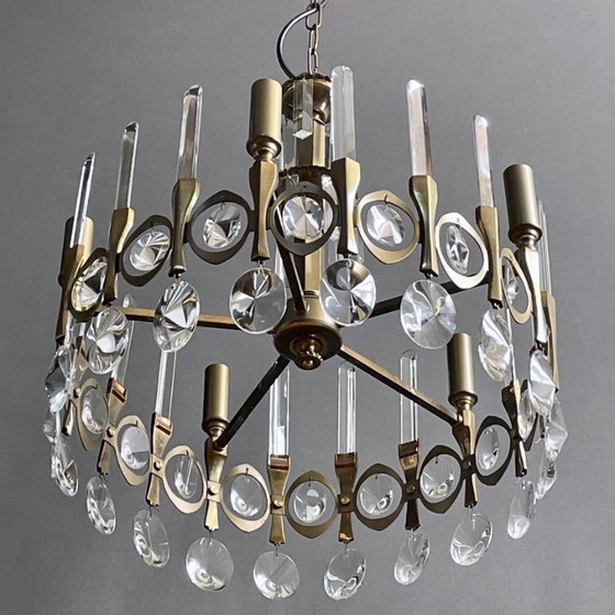 Image 1 of Gaetano Sciolari, five-light chandelier from the "Ovali" series, 1960s. Burnished brass frame and original optical crystals.