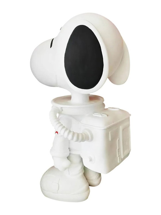 Image 1 of Escultura de fibra de vidrio - Personaje de dibujos animados Perro espacial - Blanco