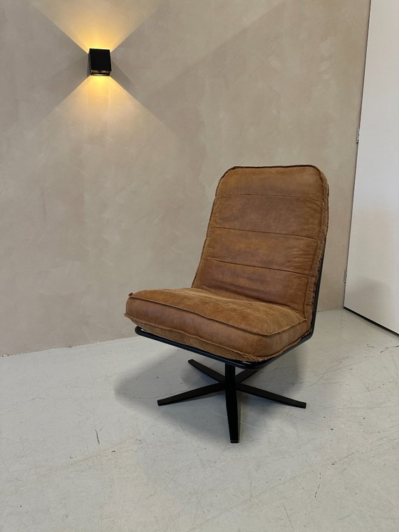 Image 1 of Poltrona Odin Cognac con poggiapiedi